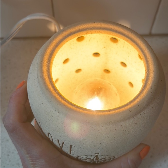 Scentsy Love Your Journey Ceramic Candle warmer - Picture 4 of 4